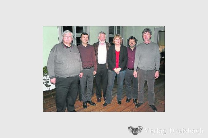 Der Vorstand des VfN Hattersheim mit dem alten und dem neuen Vorsitzenden  (v.l.) Thomas Kunz, Mario Lad-Remmert, Peter Wischnewski, Karin Schnick, Dr. Uwe Gerlach, Joachim Schnick. 	(Foto privat)