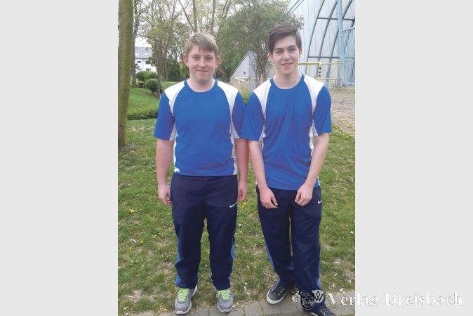 Alexander Schad (r.) und Dominik Astheimer qualifizierten sich f&uuml;r den Endlauf der Hessenmeisterschaft im Kegeln.?(Foto: privat)
&nbsp;