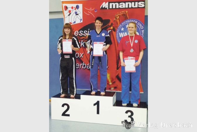 Stefanie Dei&szlig; stand bei der Siegerehrung der Hessenmeisterschaft im Kickboxen bereits zum sechsten Mal ganz oben auf dem Podest.?(Foto: privat)

&nbsp;