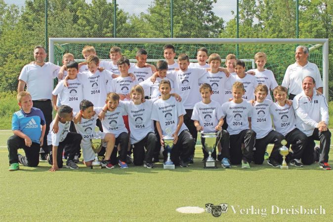 Titel Nummer f&uuml;nf: Die D1-Jugend gewann am letzten Donnerstag auch das Endspiel um den Regionalpokal.?(Foto: privat)

&nbsp;
