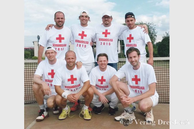 Die Herren-30-Mannschaft des MTHC Eddersheim schaffte den Aufstieg in der Verbandsliga (v.l.n.r.): Patrick Schuch, Sebastian Metzger, Tobias Uhrig und Andreas Habersack (alle stehend) sowie Martin Drach, Andr&eacute; Heinrich, Andr&eacute; Korinth und Philipp Neuhaus (alle kniend).?(Foto: privat)

&nbsp;