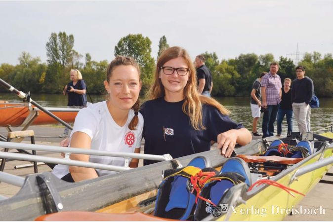 Julia Gattinger (rechts) und Jutta Hiester (links) sind ein erfolgreiches Ruderteam. Julia Gattinger begann vor zweieinhalb Jahren ihre Sportkarriere beim Fl&ouml;rsheimer Ruderverein und war in dieser Saison bislang schon sechs Mal erfolgreich.&nbsp;&nbsp; &nbsp;?(Foto: R. D&ouml;rh&ouml;fer)

&nbsp;