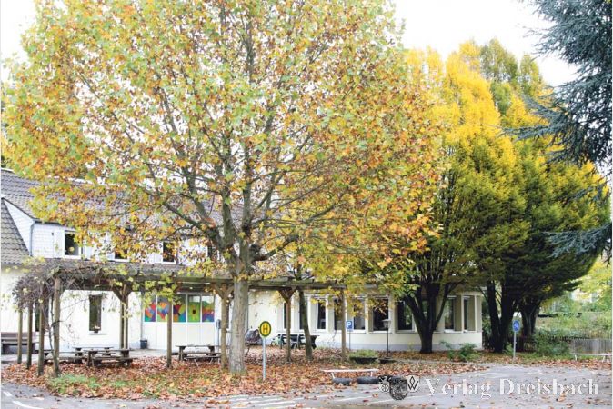 Das Kitageb&auml;ude im Parkweg erh&auml;lt den Pl&auml;nen von Gerhard Heidacker nach im oberen Teil ein v&ouml;llig neues Gesicht. Die nicht genutzten, ehemaligen Wohnungen im Obergeschoss werden abgerissen, eine Holzkonstruktion draufgesetzt, die eine neue Oberetage mit zwei Gruppenr&auml;umen und weiteren Funktionsr&auml;umen erh&auml;lt.?(gus/Fotos: Steinacker)

&nbsp;