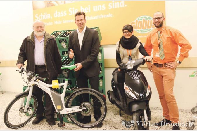 Wie in jedem Jahr fanden die von den Damen des Basarkreises geschmackvoll zusammengestellten Weihnachtsgestecke und Adventskr&auml;nze rei&szlig;enden Absatz auf dem Adventsbasar der evangelischen Matth&auml;usgemeinde Okriftel.&nbsp;&nbsp; &nbsp;?(Foto: A. Kreusch)

&nbsp;