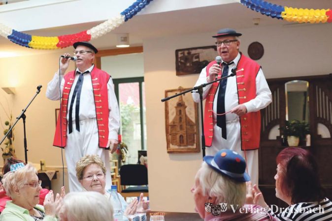 Die Bischemer Herzbuben waren zu Gast beim Faschingsnachmittag im Laurentius-M&uuml;nch- Haus 2015.

&nbsp;