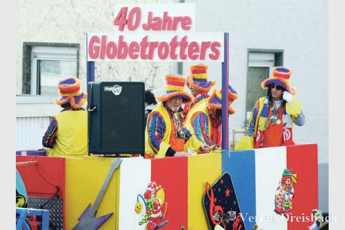40 Jahre lang sind sie in diesem Jahr als Unterhaltungsk&uuml;nstler auf den B&uuml;hnen unterwegs, und auch beim Bischemer Umzug durften die &bdquo;Globetrotters&ldquo; am vergangenen Sonntag selbstverst&auml;ndlich nicht fehlen.?(gus/Foto: Steinacker)

&nbsp;