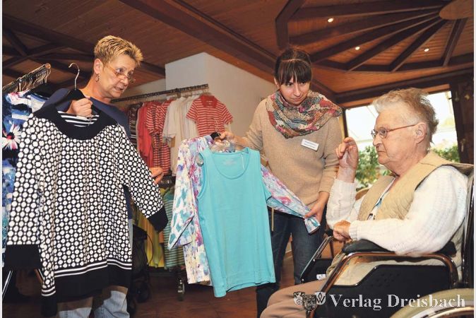 In Ruhe aussuchen und sich beraten lassen: So macht das Einkaufen auch f&uuml;r &Auml;ltere Freude, die nicht mehr gut zu Fu&szlig; sind.?(Fotos: prm)

&nbsp;