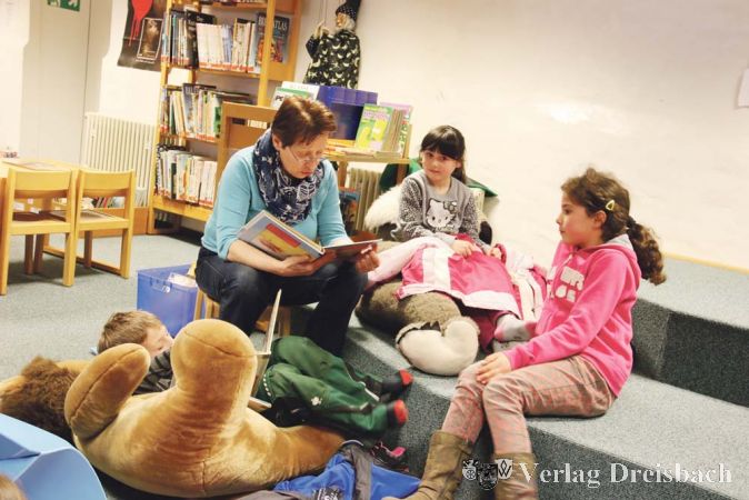 Gespannt verfolgten die &bdquo;Lesem&auml;use&ldquo; am letzten Freitag in der Hattersheimer Stadtb&uuml;cherei die Geschichten von Lea und Carlotta, die ihnen Ursula B&ouml;sch vorlas.?(Foto: A. Kreusch)

&nbsp;