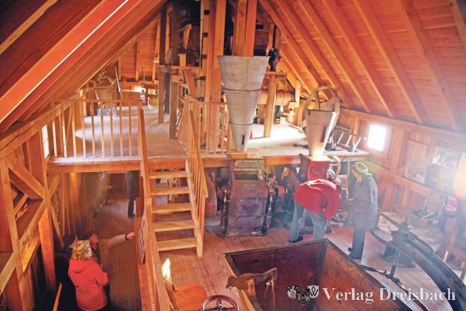 Den Innenraum der Schiffsm&uuml;hle k&ouml;nnen die B&uuml;rger regelm&auml;&szlig;ig an den &Ouml;ffnungstagen und Sonderveranstaltungen bewundern und sich erl&auml;utern lassen. Viele Interessierte haben so &uuml;ber die vergangenen dreieinhalb Jahre die Entwicklung am technischen Aufbau regelm&auml;&szlig;ig verfolgt.

&nbsp;