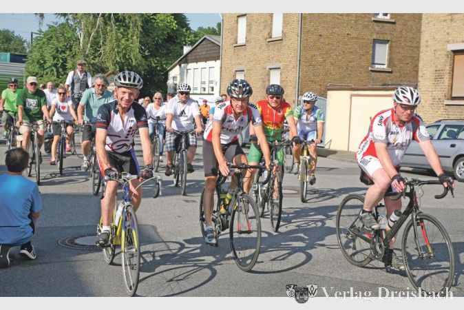 Los ging es am 1. Juli mit einem symbolischen „Anfahren“ am RVB-Heim und den ersten Kilometern für die Bischofsheimer Seite.
(gus/Fotos: Steinacker)