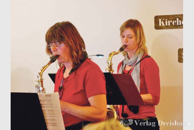 Das Saxophonensembel &quot;Kurorchester Gnadenlos&quot; gab der Lesun geinen w&uuml;rdevollen Rahmen.