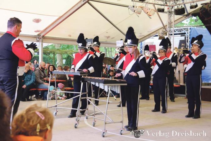 Die Brass-Band &bdquo;Firebirds&ldquo; brachte am Vormittag der Vereine schnell Stimmung ins Publikum.
(Fotos: A. Kreusch)