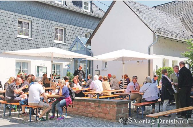 Im sch&ouml;nsten Sonnenschein feierte die Pfarrgemeinde St. Martinus das diesj&auml;hrige Pfarrfest in Eddersheim.&nbsp;