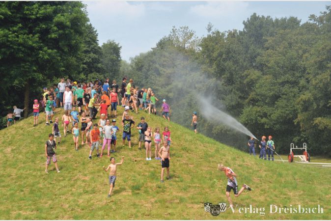 Die Vereinsangebote, ganz gleich ob Dart, Wasserspiele oder Wickerbacherkundungen, sind aus dem Ferienspielangebot nicht wegzudenken.