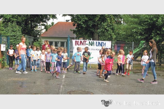 Die Kleinsten der Ferienspiele, die Minis, sind am Gustavsburger Kinder- und Jugendtreff mit ihren Betreuerinnen und Betreuern aktiv.
(Fotos: Engert)