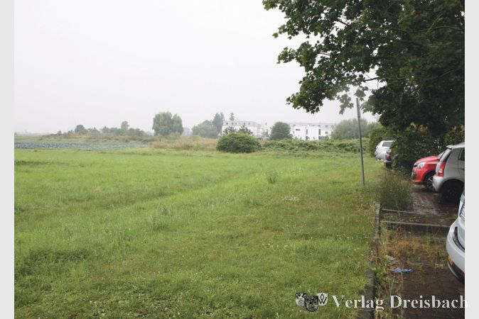 Weniger geeignet, aber weiter in der Pr&uuml;fung: Im Bereich der landwirtschaftlichen Fl&auml;che am Ende der Feldbergstra&szlig;e verlaufen im Boden Versorgungsleitungen.