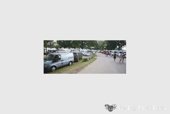 Pl&ouml;tzlich war die Ochsenwiese am Mittwoch, 10. August, mit Wohnmobilen und gro&szlig;en Fahrzeugen vollgestellt, rund 500 sogenannte irischst&auml;mmige &bdquo;Traveller&ldquo; hatten sich unangek&uuml;ndigt auf dem Freigel&auml;nde niedergelassen und waren damit das Thema der Woche an der Mainspitze.
(gus/Fotos: Steinacker)