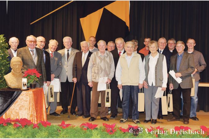 Die Jubilare der Hochheimer Kolpingfamilie wurden im Rahmen des Gedenktags Ende November geehrt.
(Foto: privat)