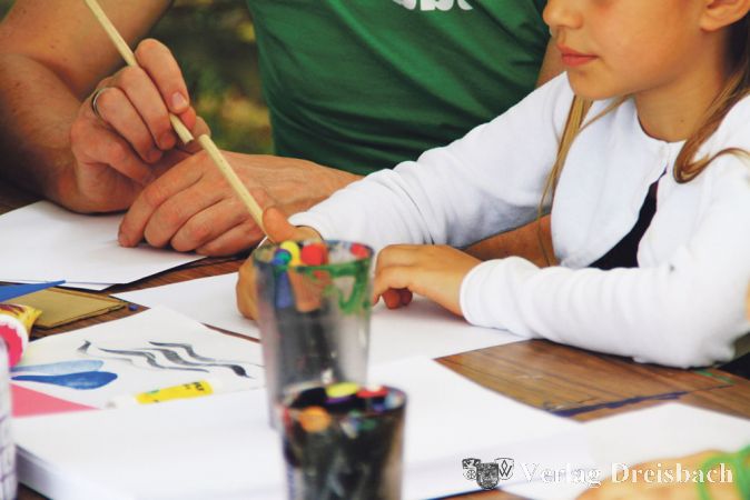 Sch&uuml;ler der Peter-Josef-Briefs-Schule sammelten mittels ihrer Verkaufst&auml;tigkeit am Pausenkiosk sowie den Erl&ouml;s selbst gemachter Karten,
(Foto: privat)