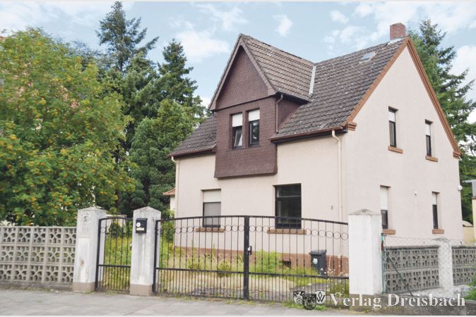 Mit den Stimmen des Viererb&uuml;ndnisses beschloss das Stadtparlament nach langer Diskussion den Kauf des Grundst&uuml;cks &bdquo;Weilbacher Stra&szlig;e 5&ldquo;. Dort soll bezahlbarer Wohnraum geschaffen werden.
(Foto: R. D&ouml;rh&ouml;fer)

&nbsp;