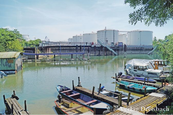 Verborgene Idyllen: Im Hafengebiet gibt es weitgehend unbekannte Orte, hier war einst ein Bootshaus mit touristischen Angeboten zuhause.