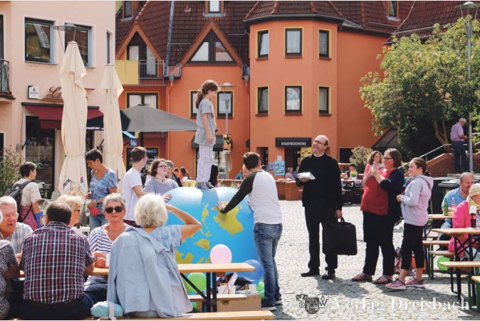 Auch Kindern wurde viel Spa&szlig; geboten beim &ouml;kumenischen Stadtkirchentag in Hattersheim in diesem Jahr &ndash; und nicht nur Pfarrer Andreas Klee freute sich dar&uuml;ber.