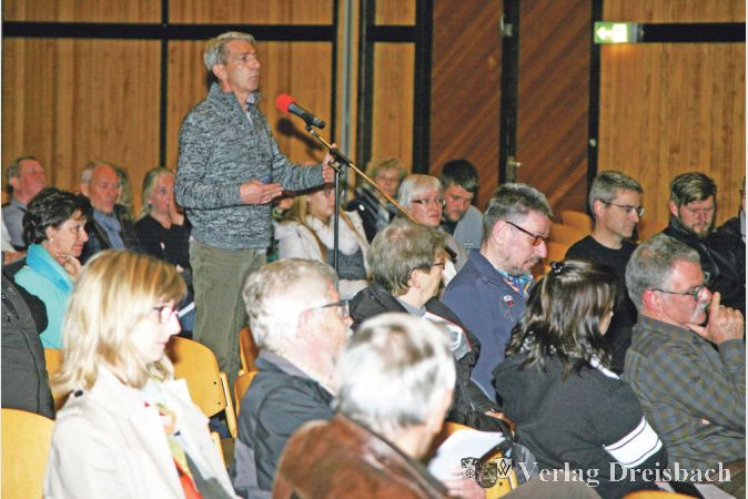 Sachlich verlief am Montag die Diskussion um die Auswirkungen des Neubaugebiets Alter Bahnhof mit den Anwohnern und interessierten B&uuml;rgern.
(gus/Fotos: Steinacker)

&nbsp;