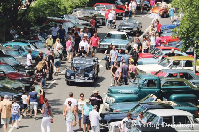 &Uuml;berall auf den Hattersheimer Stra&szlig;en gab es bei den 30. Klassikertagen am vergangenen Wochenende etwas zu sehen und etwas zu feiern.
(Fotos: A. Kreusch)