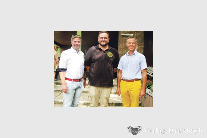 Der ASV Bischofsheim steht zur Freude auch von B&uuml;rgermeister Ingo Kalweit (links) und des neuen R&uuml;sselsheimer Oberb&uuml;rgermeisters Udo Bausch unter einer jungen F&uuml;hrung, die Ren&eacute; Makohl (Mitte) &uuml;bernommen hat.