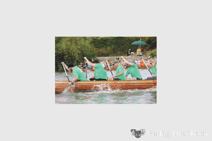 Zwar Gaudi, aber doch irgendwie auch anstrengender Sport, das ist das 10er-Kanadier-Rennen beim Bootshausfest des Hochheimer Kanu-Vereins.