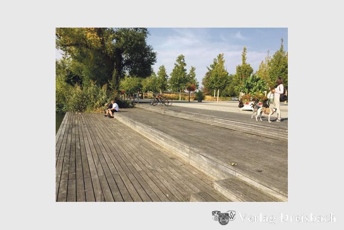 Kitzingens &bdquo;Stadtbalkon&ldquo; &ndash; ein Modell f&uuml;r Fl&ouml;rsheim? Wenn es um die Gestaltung des Fl&ouml;rsheimer Mainufers geht, k&ouml;nnte die Uferpromenade der fr&auml;nkischen Kreisstadt als Vorbild dienen, meinen die Freien B&uuml;rger.
(Fotos: Privat)
&nbsp;