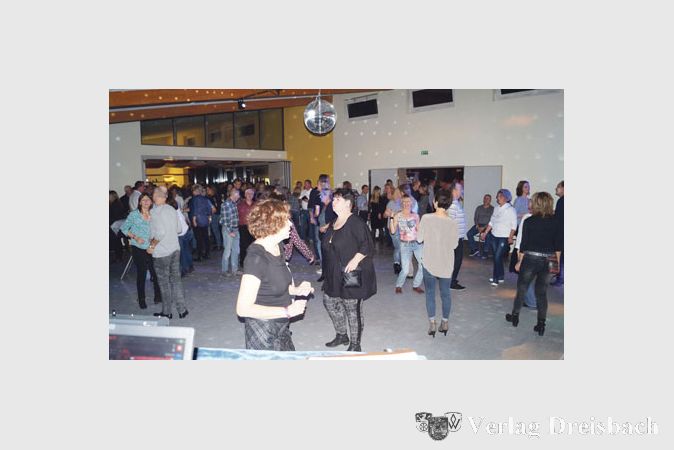 Die Turnhalle im Vereinsheim bietet der SV 07 gen&uuml;gend Fl&auml;che und damit die Chance, mehr mit dem Raum anzufangen als Sportveranstaltungen anzubieten, so wie mit den &Uuml;45-Partys.
(Fotos: G&ouml;ssl)