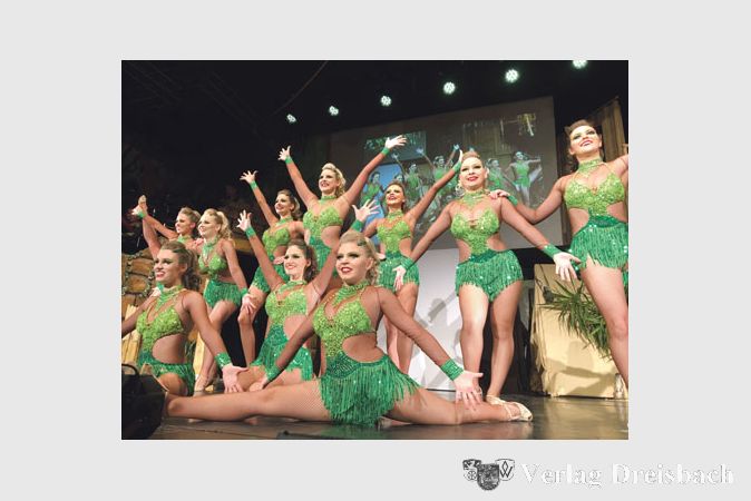 Die Ballettdamen von Cassiopeia sorgten f&uuml;r t&auml;nzerische und musikalische Abwechslung mit ihrem Auftritt &bdquo;Tarzan&ldquo;.&nbsp;
(Fotos: H. Rix)