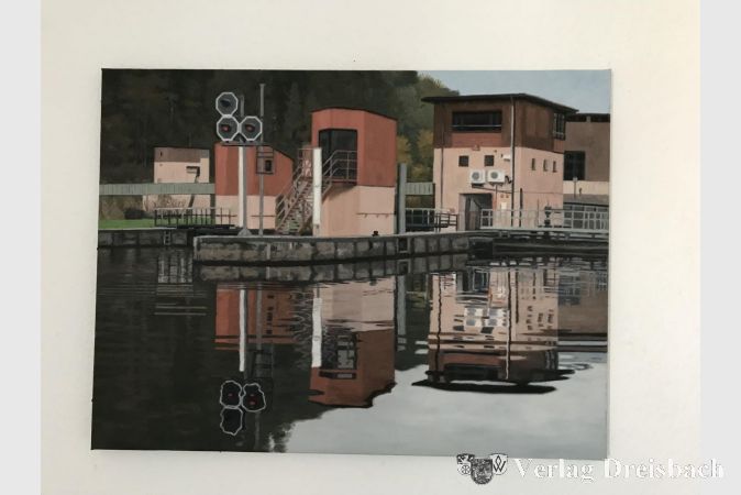 Fotorealistisch bildet Kreiensiek Alltagsszenen wie von einer Schleuse ab.