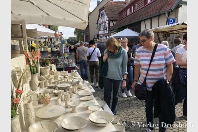 Von modern bis traditionell: Für jeden Geschmack war auf dem Töpfermarkt etwas dabei.