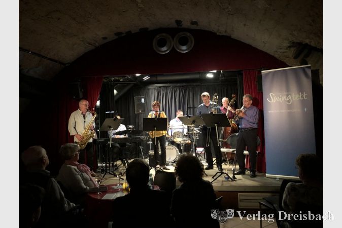 Neben dem Swing als musikalischen Schwerpunkt spielte das "Rhein-Main-Swingtett" lateinamerikanische Rhythmen und verschiedene Stile des Jazz.