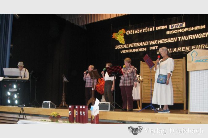 Die Gesangsgruppe des VdK lud die Gäste musikalisch zu einem Ausflug in den Rheingau ein.