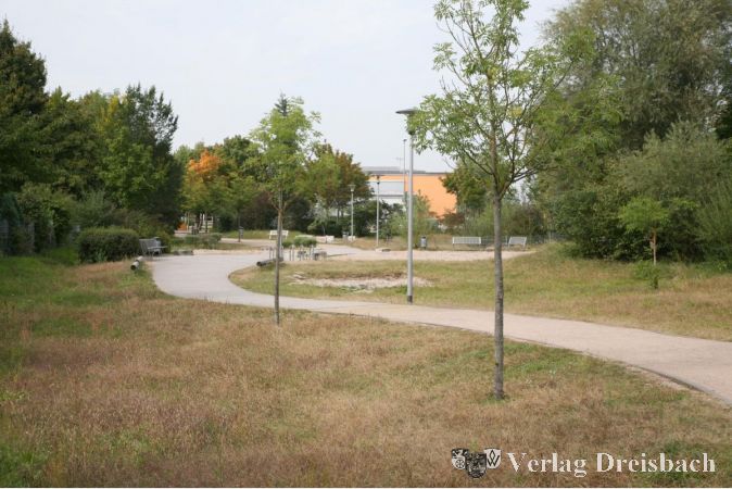 Wo ist noch Spielplatz, wo ein Park für alle? Das ist besonders in der Grünfläche zwischen Bouguenais-Allee und IGS nicht so einfach zu entscheiden, die Abgenzung des Geltungsbereichs für das angestrebte Rauchverbot festzulegen, wird hier schwierig.