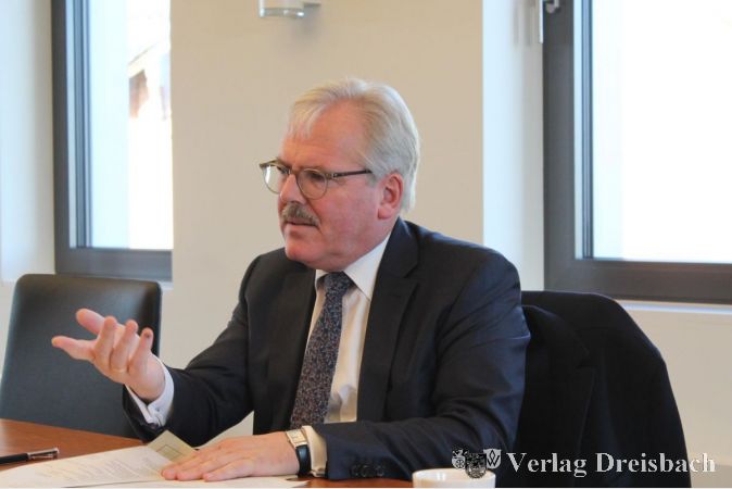 Anlässlich seines Amtsantritts vor einem Jahr hatte Bürgermeister Dr. Bernd Blisch zu einem Pressegespräch geladen.