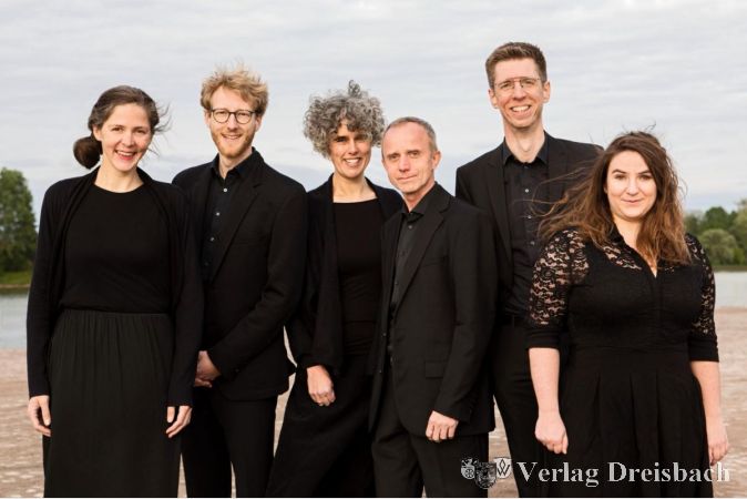 Annika Wehrle (Sopran), Niklas Wawrzyniak (Bariton), Jessica Quinlan (Alt), Andreas Klopp (Tenor), Carsten Siering (Bass) und Judith Kissel (Mezzosopran, v.l.) haben sich 2017 zum "Vocalconsort Mainz" zusammengefunden.