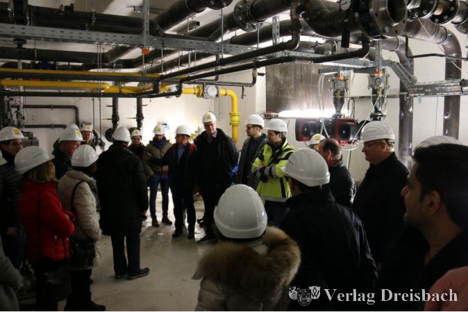 "Das ist noch nicht die Brauerei!" wurde bei der Besichtigung der Blockheizkraftwerke "An der Ölmühle" geulkt.
