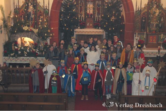 Die Sternsinger 2020 in der katholischen Kirche St. Katharina in Wicker.
