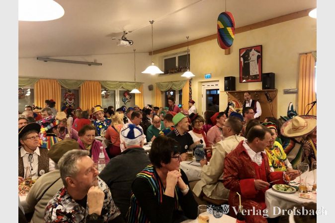 Schon zu Beginn herrschte in der vollen Reiterklause ausgelassene Feierlaune.