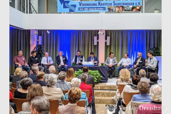 Die Gesprächsrunde ermöglichte es dem Publikum im Rat- und Bürgerhaus, mehr über die Einschätzungen und Wünsche der einzelnen Unternehmer zu erfahren.