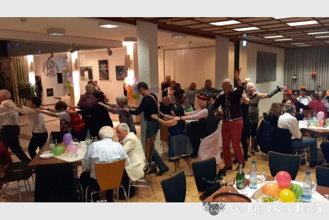 Die Polonaise - tänzerischer Höhepunkt einer jeden närrischen Veranstaltung.