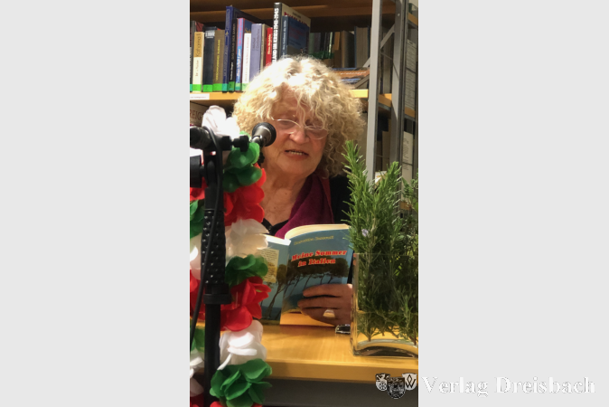 Autorin Roswitha Iasevoli war zu Gast auf der "Lesebühne" und las aus ihrem Buch.