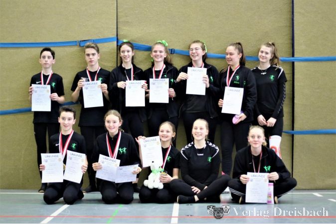 Hinten von links nach rechts: Leon Sosic, Julien des Boysere, Dana Sucky, Lorena Baier, Jasmin Rogge, Aline Mohr, Kira Stieglitz. Vorne von links nach rechts: Florian Sosic, Anna Lötzke, Franka Mayerhofer, Lena Frenzel, Maja Krause.