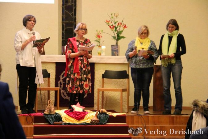 Evangelische und katholische Frauen aus Hattersheim hatten den ökumenischen Gottesdienst zum diesjährigen Weltgebetstag der Frauen gestaltet.