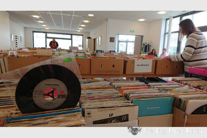Besucher wurden bei der riesigen Auswahl im Evangelischen Gemeindezentrum schnell fündig.