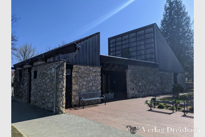 Wie alle Flörsheimer Trauerhallen steht auch das Gebäude auf dem Friedhof Wicker derzeit für Beerdigungen nicht zur Verfügung.